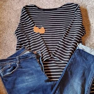 Striped quarter sleeve shirt